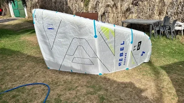 Cometa de kitesurf Duotone Rebel de 7 metros 2025 · foto 4