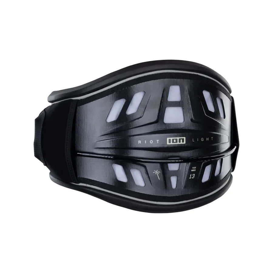 ION Waist Kite Riot Light 2026, arnés ultraligero para kiteboarding con soporte lumbar óptimo.